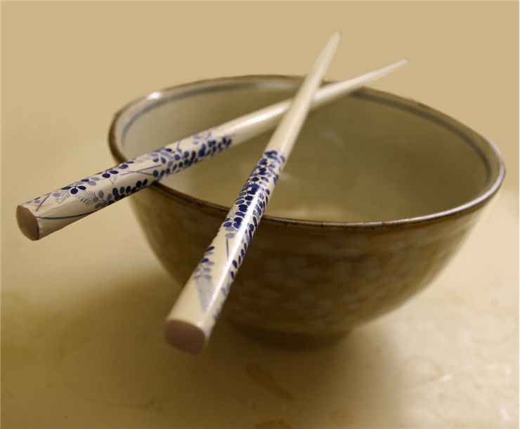Picture Of Chinese Bowl With Chopsticks